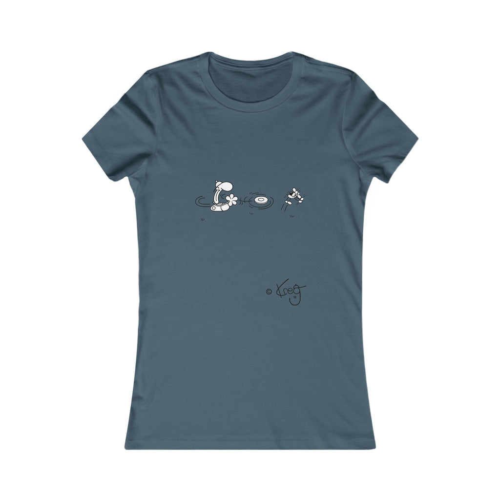 FREDDY FRISBEE DOG,Women's Favorite Tee